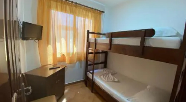 Hotel Enera, Rezerwuj Hotel Golem Tirana County