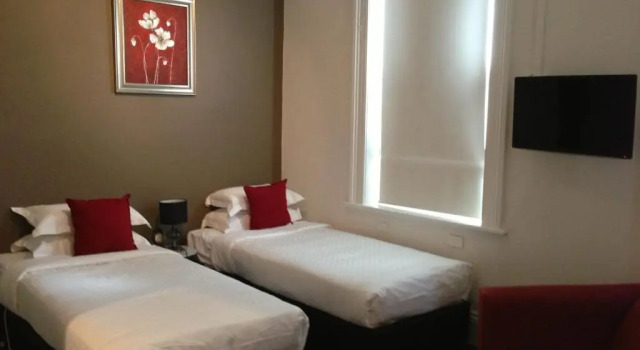 Двухместный номер Deluxe Centennial Inn on Bathurst