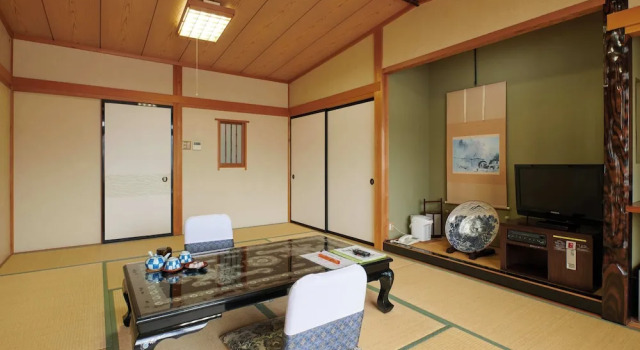 Номер Deluxe Japanese-style 緑風苑 きよはる Ryokufuen Kiyoharu
