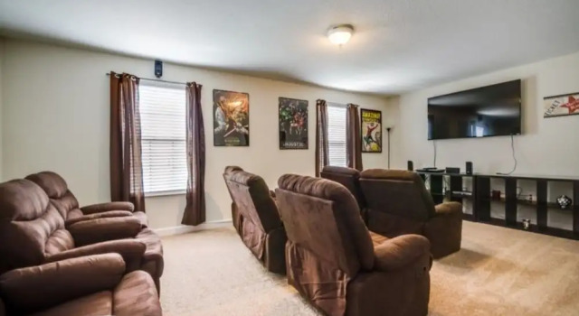 8-Bedroom Villa in Four Corners 1403RFD