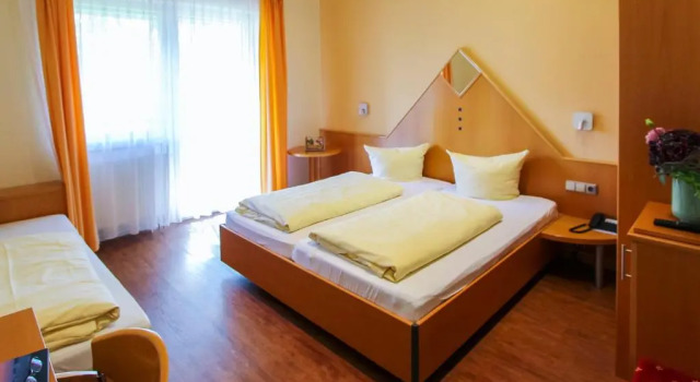 Трёхместный номер Standard Hotel Löwen Garni - B&B