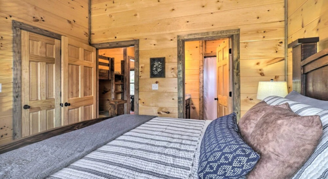 Коттедж Pigeon Forge Cabin: Private Hot Tub & Views!