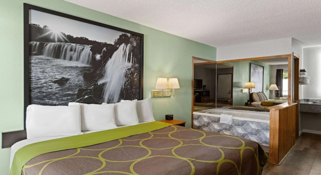 Двухместный люкс Super 8 by Wyndham Branson - Shepherd of the Hills Exwy