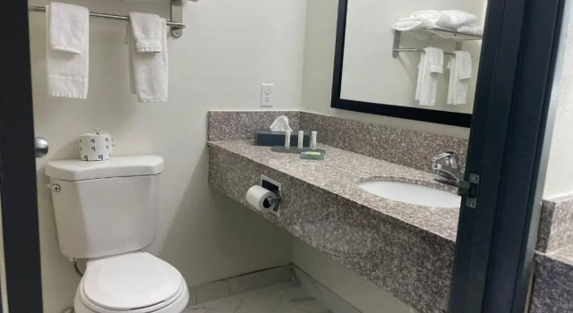 Четырёхместный номер Standard Ramada by Wyndham Waupaca