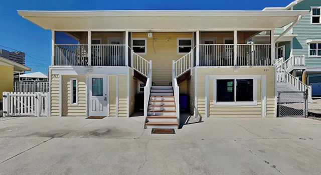 Noon Wave by Distinctive Beach Rentals