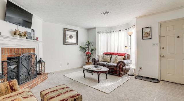 Апартаменты Georgia Townhome - 3 Mi to Stone Mountain Park!