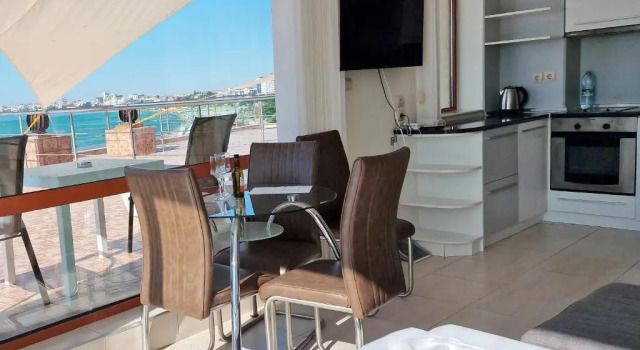 Апартаменты Beachfront Apartments by Martys