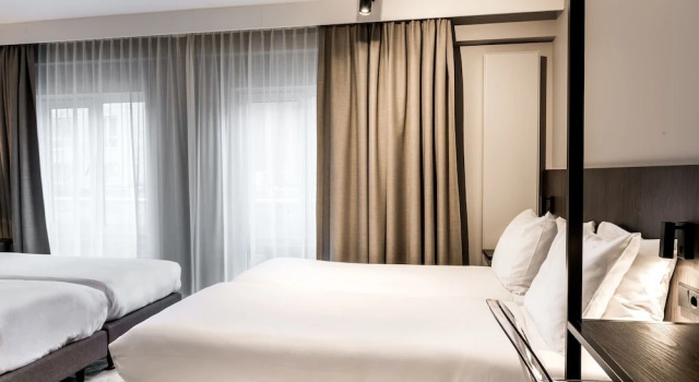 Четырёхместный семейный номер Standard Sandton Eindhoven Centre - hotel Eindhoven city centre with private parking