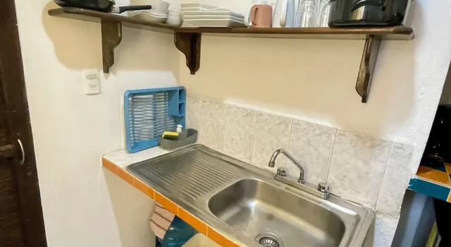 Downtown Studio for 3 w Kitchen