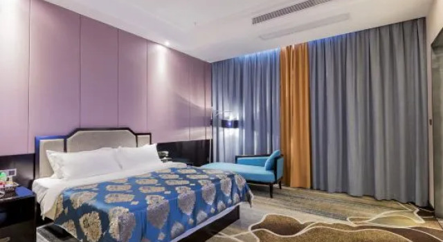 Люкс Deluxe Haomeiya Hotel (Guangzhou Zengcheng XiaJie Boulevard)