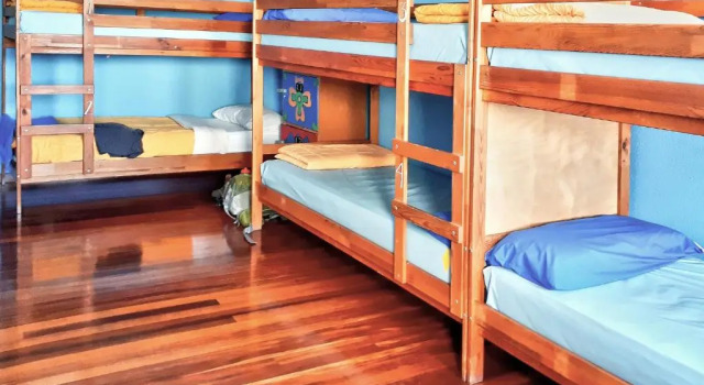 Кровать в общем номере Meiga Backpackers Hostel