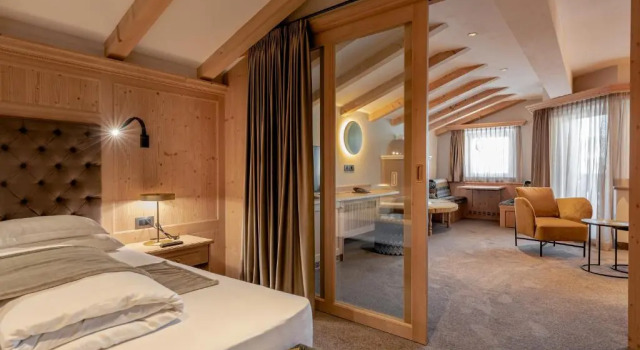 Полулюкс Deluxe Hotel Welponer