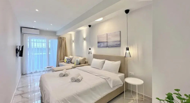 Полулюкс Kono Studios & Suites