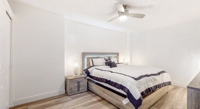 Daytona Hawaiian Inn 431, Забронировать Дом для отпуска Дейтона-Бич Daytona Beach Area, рядом с Церковь для автомобилей в Дейтона-Биче