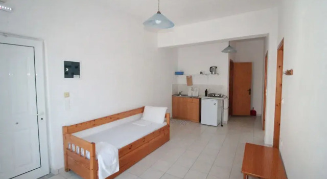 Семейные апартаменты с 2 комнатами рядом с пляжем Alexis Apartments