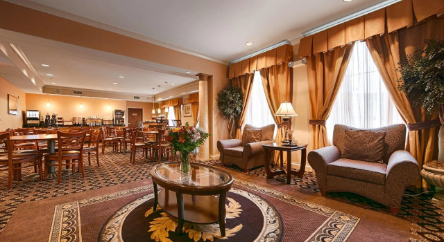Best Western PLUS Hannaford Inn & Suites, Buchen Sie Hotel Kenwood Ohio