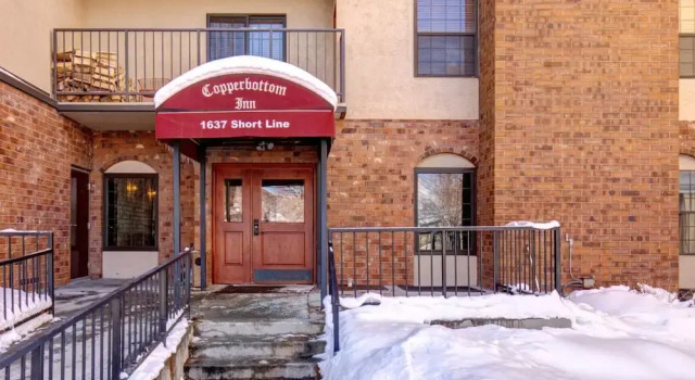 K B M Resorts- Cbi-202 Upgraded 1bd, Wood Fireplace, Full Kitchen, Wifi, Walk to Slopes!