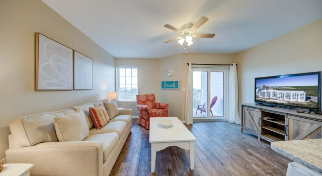 Luxury condo in the action of Orange Beach with pool and beach access