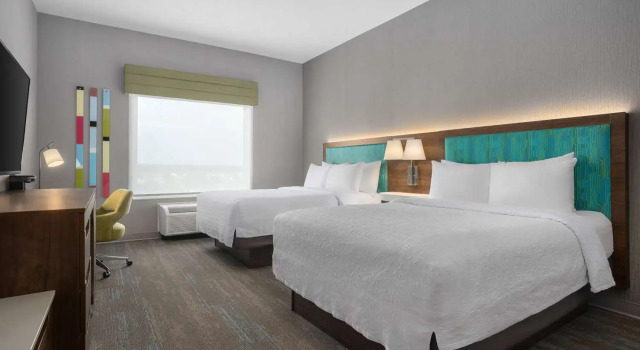 Четырёхместный номер Standard Hampton Inn By Hilton Kingston