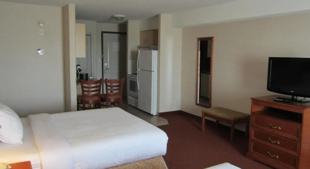 Четырёхместный номер Standard Pomeroy Inn and Suites Dawson Creek