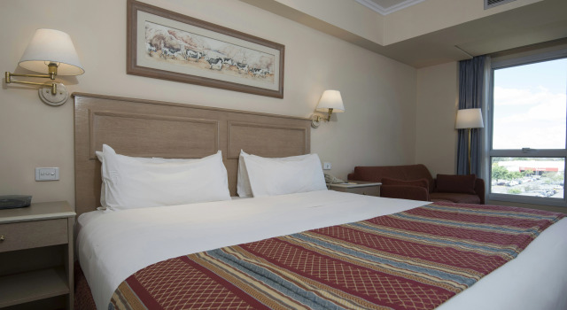 Holiday Inn Cordoba, Забронировать Отель Отели Кордовы с парковкой, Парковка