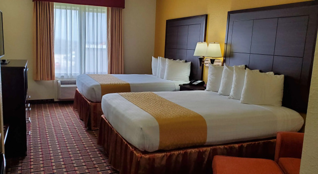 Четырёхместный номер Standard Best Western Executive Inn & Suites