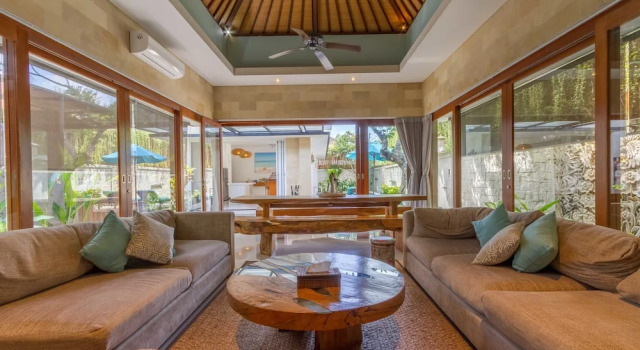 Люкс с 3 комнатами Lacasa Villa Legian
