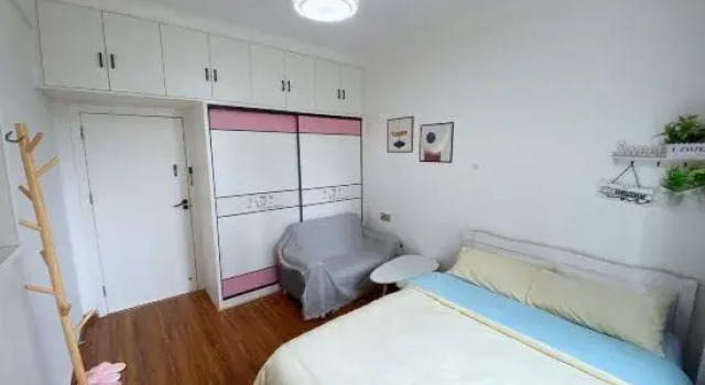 Семейный люкс с 3 комнатами New world Hotel