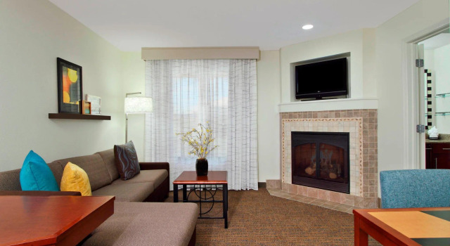 Двухместный люкс c 1 комнатой Residence Inn Phoenix Glendale Sports & Entertainment District