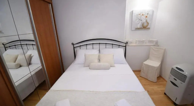 Apartment Duje, Prenota Appartamento Splitska 