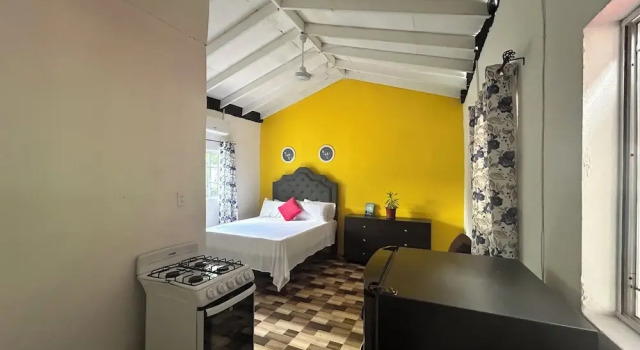 Standardowy czteroosobowy apartament z widokiem na basen Caldo Tours