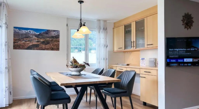 Апартаменты с 3 комнатами swissme - 100qm - Balkon - 2 Bäder - Parkplatz - Fußbodenheizung