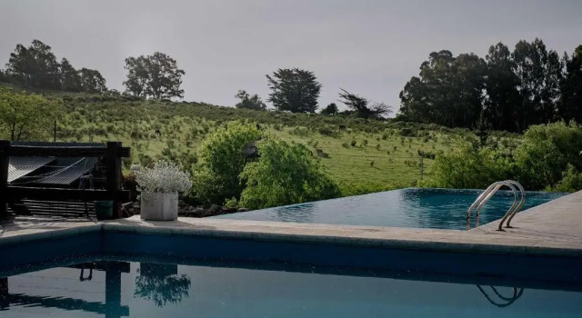 Cabanas Valle de los Ciervos, จอง โรงแรม Tandil บัวโนส ไอเรส