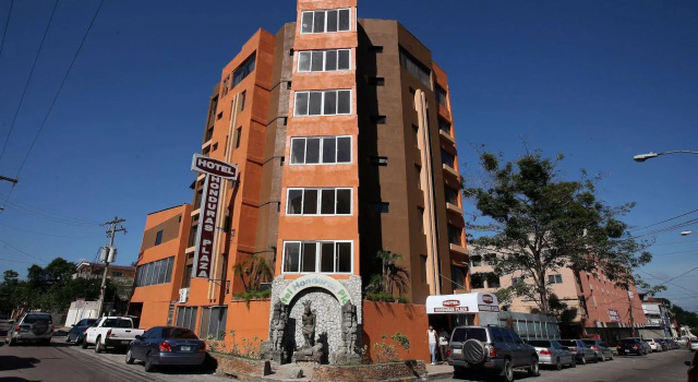 Hotel Honduras Plaza, Rezervovat Hotel Hotely v Cortés s parkováním, Parkování