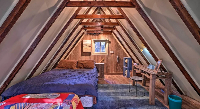 Cozy, Pet-friendly Mtn Cabin: 1 Mi to Lake Gregory, Reservar Hotel Crestline San Bernardino Mountains