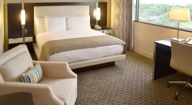 Двухместный люкс Alcove DoubleTree by Hilton Hotel Houston Hobby Airport