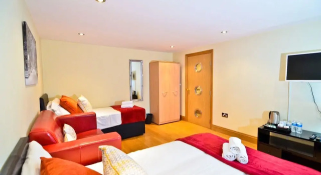 Трёхместный номер Deluxe Thames View House Surrey Quays