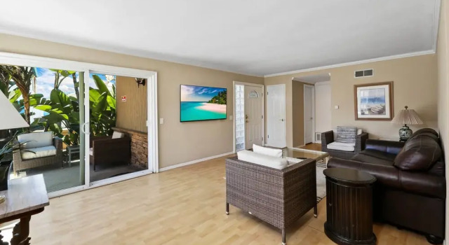 Newport Beach Bungalow, Забронировать Отель Отели Ньюпорт-Бич с парковкой, рядом с Balboa Peninsula Beaches, Парковка