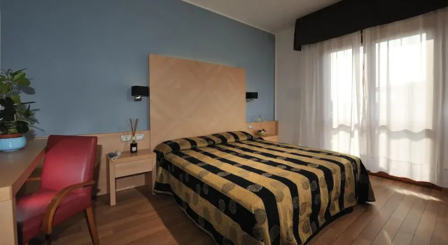 Семейный номер Standard с балконом Hotel Eden