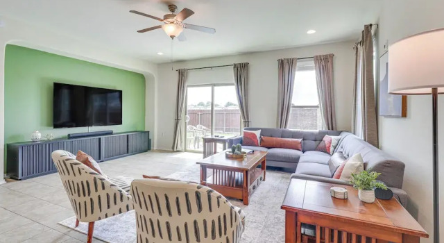 10 Mi to Dtwn Austin: Family Home w/ Communal Pool, Забронировать Дом для отпуска Остин Greater Austin