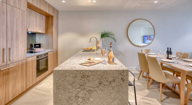 Апартаменты Standard с 3 комнатами с балконом и с видом на океан Encore Broadbeach - Official