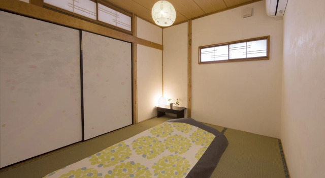 Sheena To Ippei, Book Hostel Toshima Tokyo