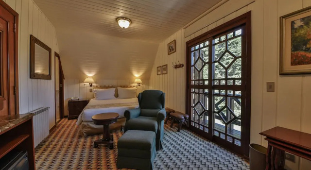 Апартаменты Premium с балконом Le Suisse Elegance Hotel