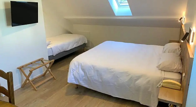 Номер Standard Logis Hôtel Etchemaïté