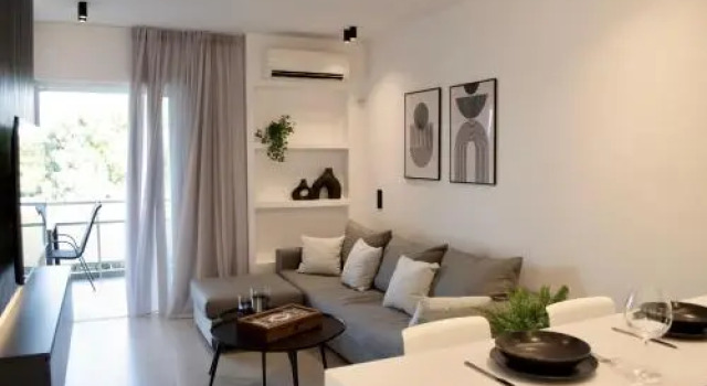 Aparment 10m away from the sea - Porto Rafti, Забронировать Апартаменты/квартира Отели Маркопоуло - Месогаиа с парковкой, Парковка