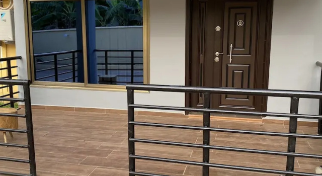 Апартаменты 3-bed Apartment, Sleeps 6 With Wi-fi