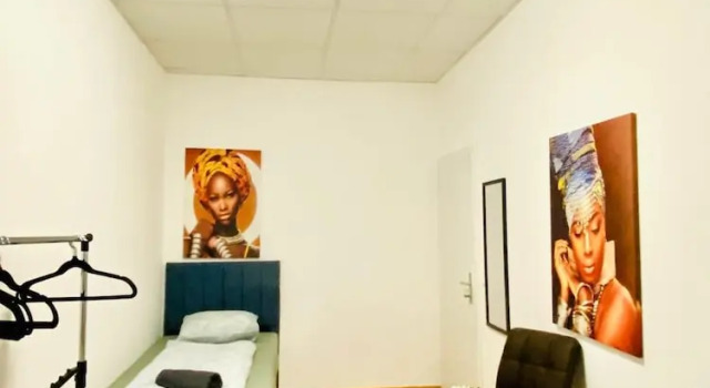 Апартаменты Cozy 3 Bedroom Apartment in Quiet Area