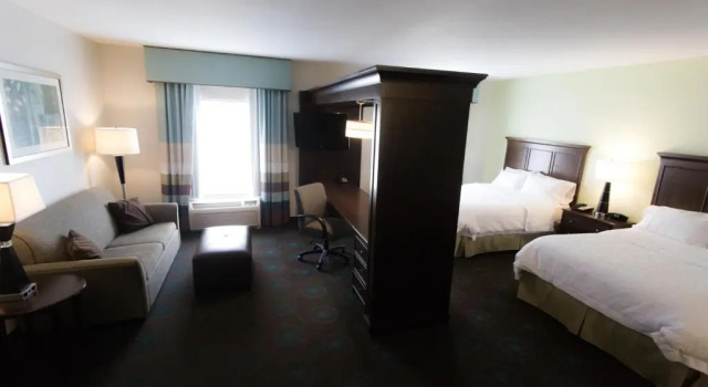 Четырёхместная студия Hampton Inn & Suites Middlebury
