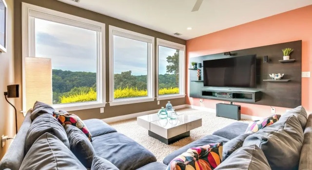 Modern Retreat w/ River View in Roswell!, Reserva ahora Hotel Roswell Georgia