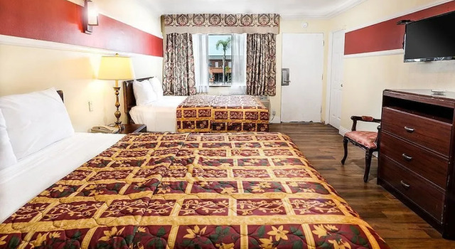 Четырёхместный номер Standard Aqua Venture Inn